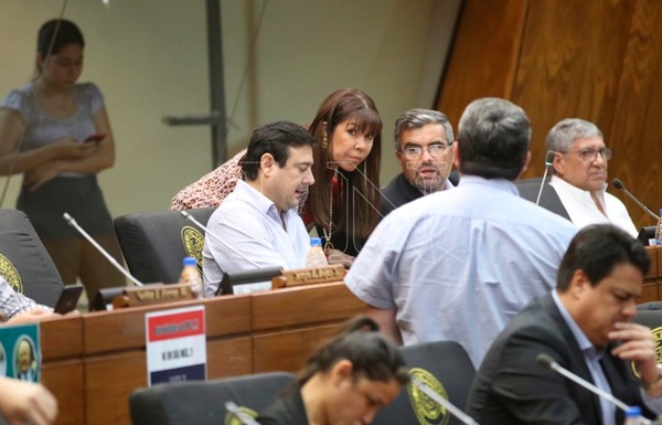 Diario HOY | Maniobra dilatoria en Diputados: “Hay que prepararse para otra jornada bochornosa"