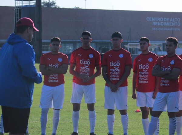 La Albirroja Sub 20 reinició actividades - APF