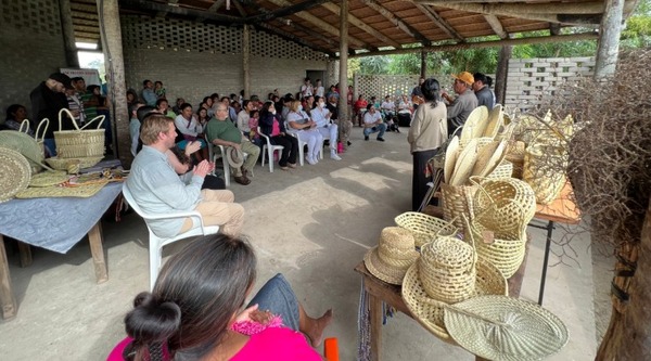 Exbecaria de ITAIPU revoluciona con dispensario comunitario intercultural