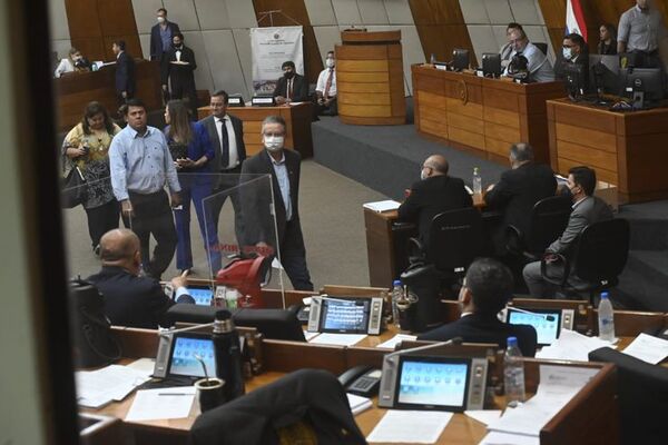 Maniobra dilatoria en Diputados: “Hay que prepararse para otra jornada bochornosa”