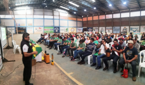 Labriegos altoparanaenses se capacitan en el control de plagas - La Clave