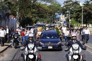 Diario HOY | Multitud acompañó emotiva despedida a Don Humberto Rubín