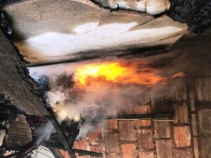 Vecinos rescatan a un joven paralítico de un voraz incendio domiciliario en Luque •