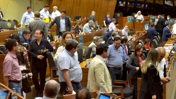 María de las Nieves y Carlos Noguera, los votos claves del juicio político