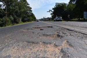 Baches y desniveles pululan en exAcceso Sur - Nacionales - ABC Color