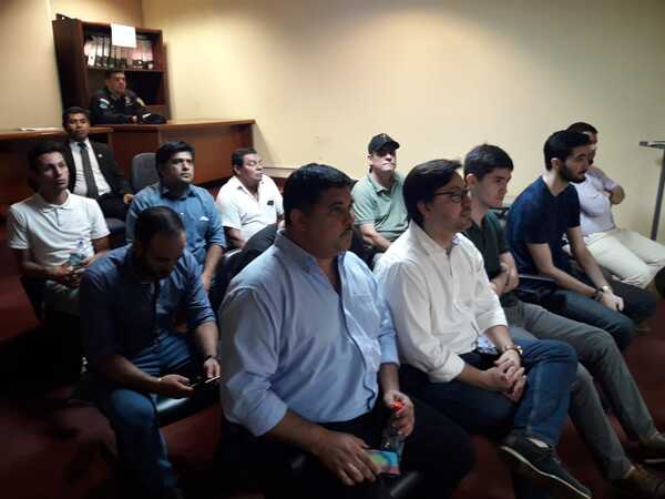 Senador liberal considera que sus correligionarios indecisos “ensucian” al partido | 1000 Noticias