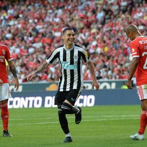 Crónica / [VIDEO] Dos golazos de Miguel Almirón para el Newcastle