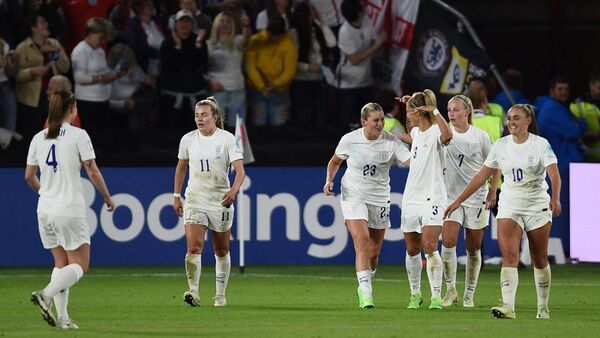Inglaterra se cita con la historia