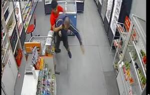 Crónica / Joven trabajador redujo a patadas a supuesto ladrón dentro de su local