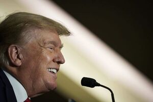 Trump reaparece orgulloso en Washington y anticipa su posible vuelta - Mundo - ABC Color