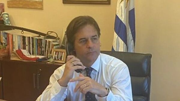 Lacalle Pou dialogó con el presidente de Ucrania y le ratificó el apoyo de Uruguay contra la invasión de Rusia