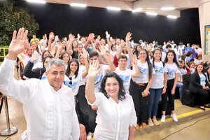 Máxima autoridad del turismo mundial reunió en Itaipú a 850 personas en seminario sobre turismo sostenible y energía renovable