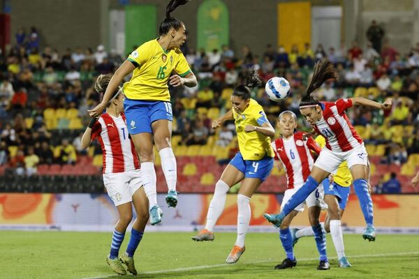 Brasil ratifica su favoritismo y jugará la final contra Colombia - Fútbol Internacional - ABC Color