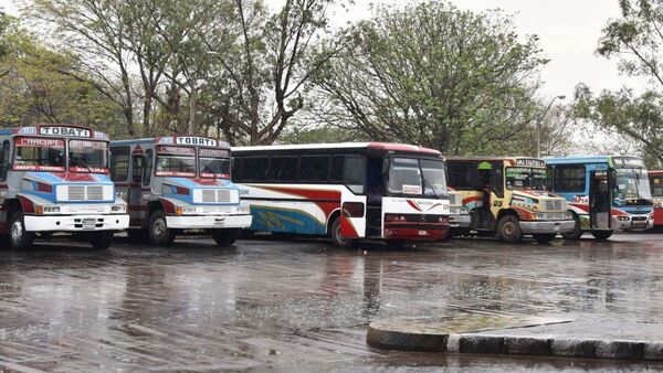 Buses del interior van a paro indefinido desde esta medianoche