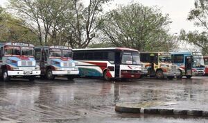 Buses del interior van a paro indefinido desde esta medianoche
