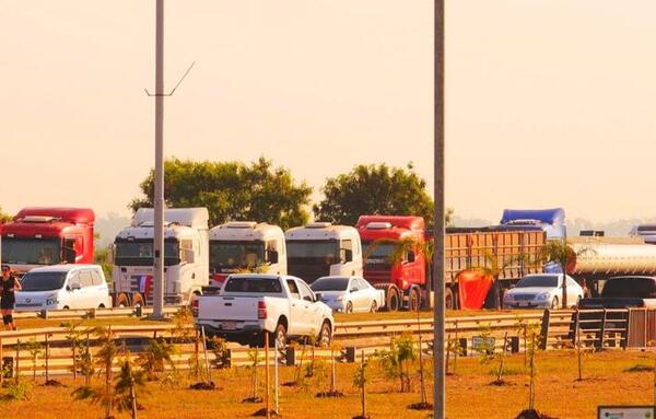 Más de 20.000 usuarios se ven afectados por el paro de transportistas