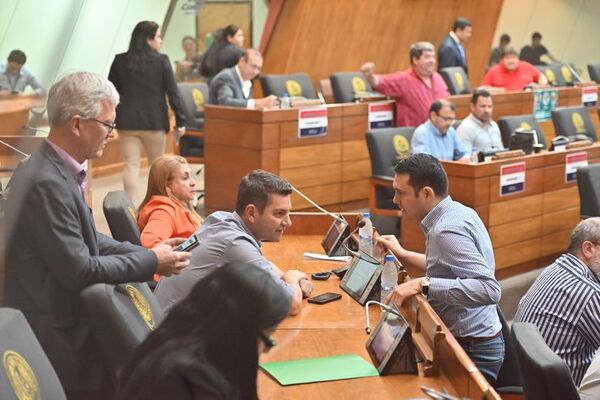Juicio Político: Aprietan para que escondidos den la cara