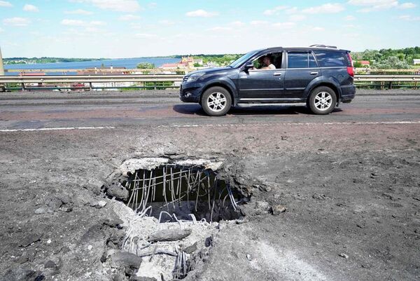 Ucrania bombardea puente al sur de Jersón clave para suministros rusos - Mundo - ABC Color