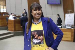 Crónica / Se fue todito en su discurso y le cañearon con todo