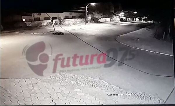 Mujer que se accidentó por culpa de un bache está grave en el hospital