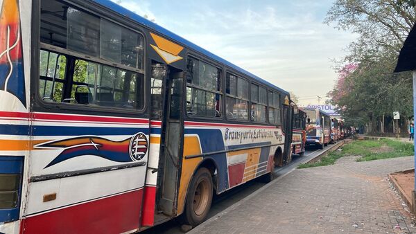 Comenzó el paro de transportistas: exigen reducción del precio del combustible - San Lorenzo Hoy