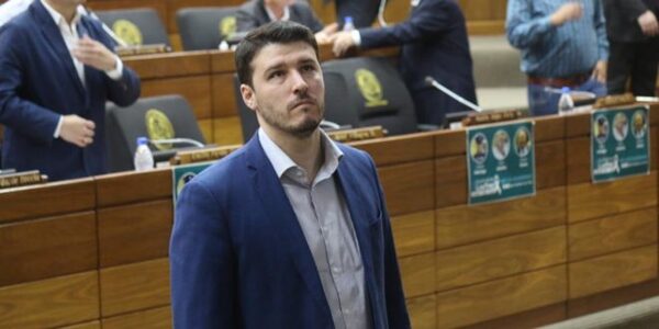 Nueva violación constitucional en Diputados: Jura suplente de Rejala