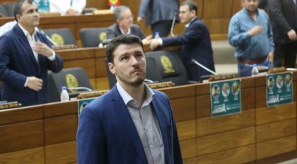 Diputado Rejala pide permiso por dos meses y hacen jurar a hijo de Ibarrola