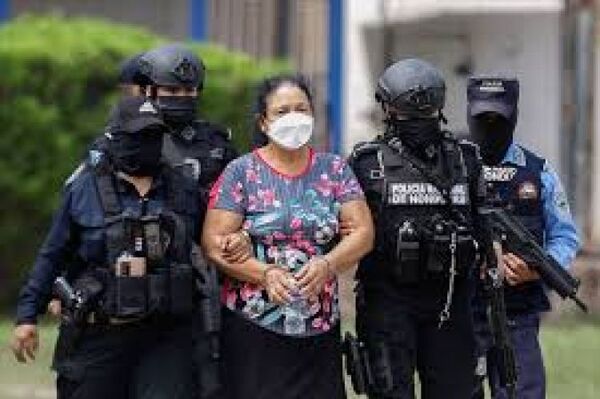 Honduras extraditó a EEUU a Herlinda Bobadilla, “reina de la cocaína” y jefa del mayor cartel de narcotráfico