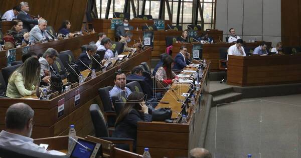 La Nación / Levantan cuarta sesión del juicio político y convocan a otra extraordinaria para el lunes