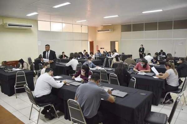 Iniciaron evaluaciones a los postulantes de los concursos públicos de oposición y méritos para ocupar cargos en la Gobernación de Itapúa