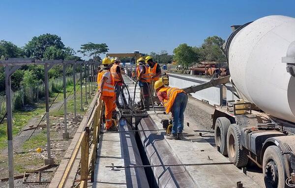 Puente Héroes del Chaco: se fabricó la última viga que formará parte de los viaductos
