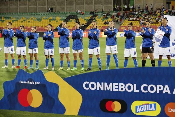 El extraño gesto de las jugadoras de Paraguay en el himno y qué dijo la capitana al respecto - Selección Paraguaya - ABC Color
