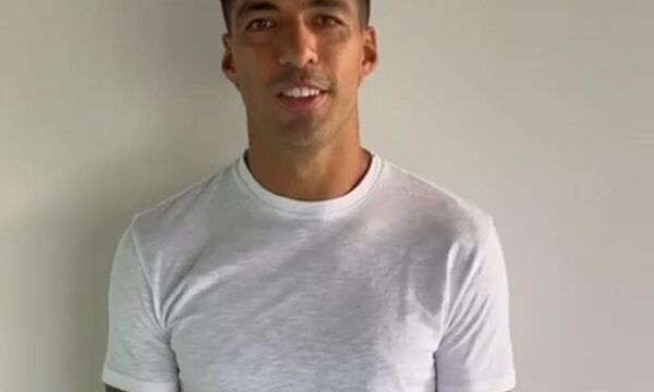 ¡Luis Suárez ficha por “El Decano”!