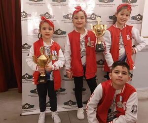 Altoparanaenses se lucen en competencia de danza en Buenos Aires