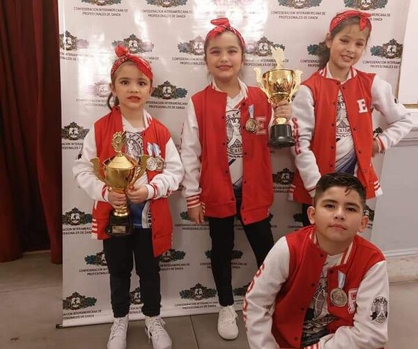 Altoparanaenses se lucen en competencia de danza en Buenos Aires