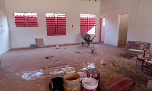 Directora pide que Prieto se haga cargo de obra abandonada por empresa que no cobra