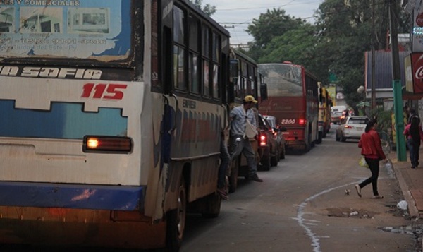 Desde el lunes no habrá buses en CDE de 08 a 15 horas