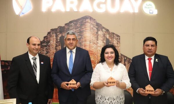 Líder mundial del turismo entrega galardón Mejor Pueblo Turístico a San Cosme y San Damián