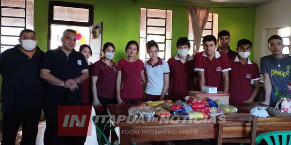 ALUMNOS DE COLEGIO LLEVAN ALEGRÍA A LOS ABUELOS DEL HOGAR PA’I HERMANN PIPPER