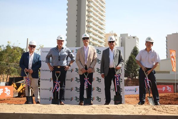 Fortaleza Molas López realizó su palada inicial