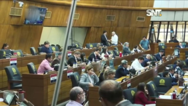 Cámara de Diputados: Postergan estudio de Juicio Político a Sandra Quiñonez - SNT