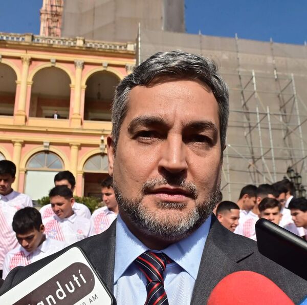 Mario Abdo confirma que Bataglia seguirá en el IPS, pese a las críticas - Política - ABC Color