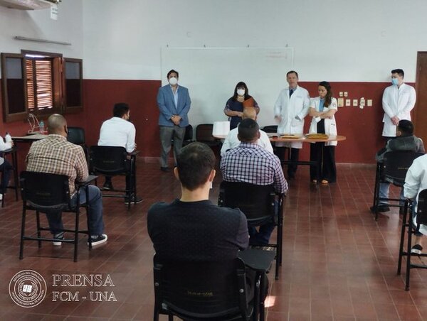 Médicos que estudiaron en el exterior no aprobaron examen de homologación - ADN Digital