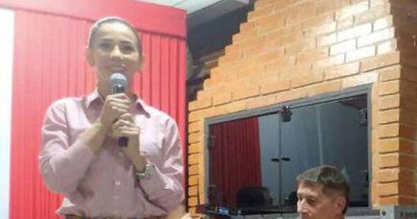 La Nación / Pareja de candidata despide a funcionario