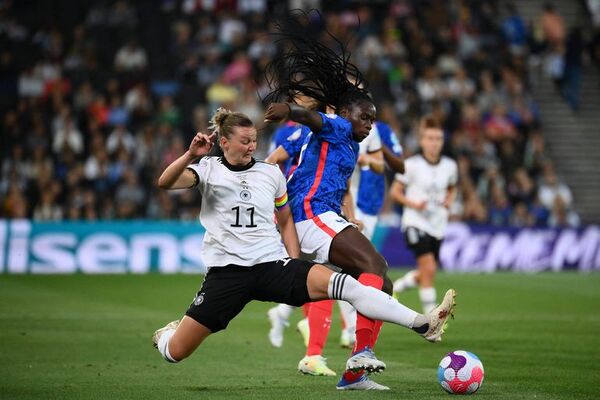 Alemania definirá con Inglaterra la Eurocopa Femenina - Fútbol Internacional - ABC Color