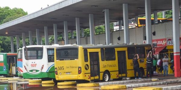 Transportistas levantan paro tras acuerdo con el Gobierno