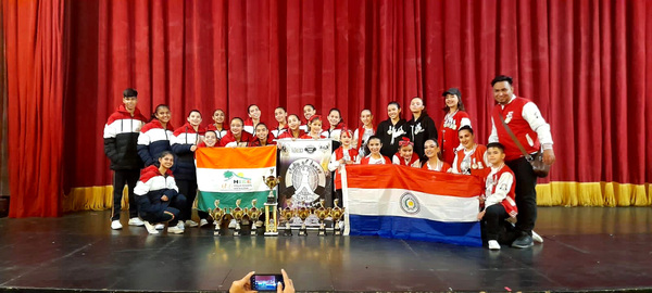 Artistas altoparanaenses se destacan en competencia internacional de danza - La Clave
