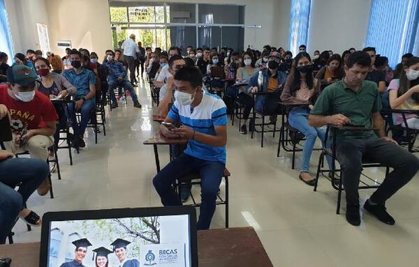 Benefiarios de Becal prefieren doctorados en ingeniería electrónica