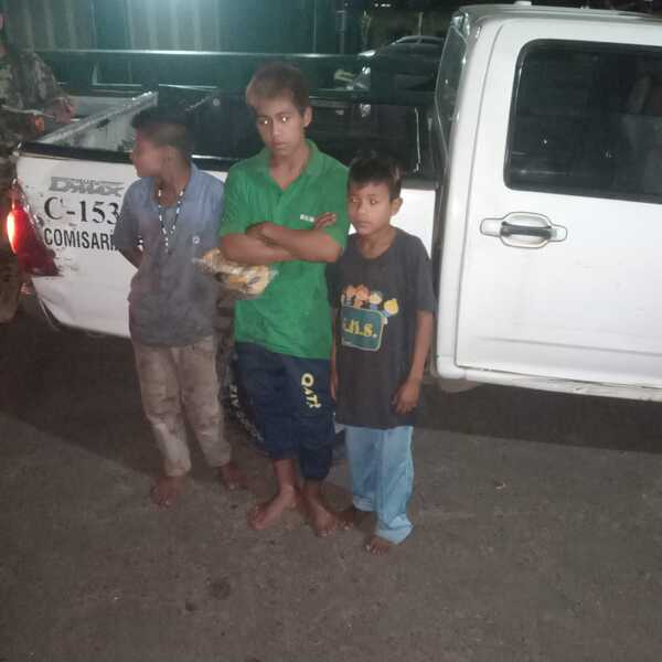 Policías de Barcequillo rescatan a niños indígenas en situación de calle - San Lorenzo Hoy