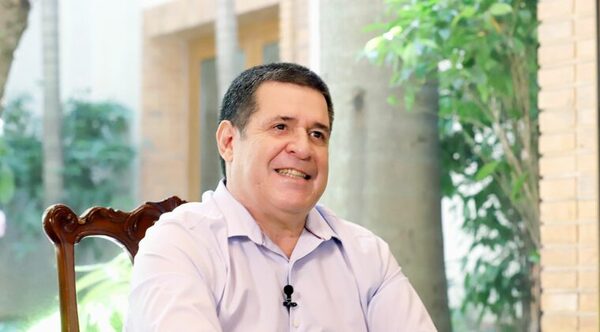Cartes desiste de acción de inconstitucionalidad promovida al no poder jurar como senador
